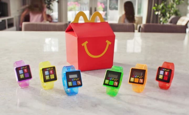 McDonald's teriga salbiy ta'sir etuvchi o‘n millionlab brasletlarini qaytarib oladi