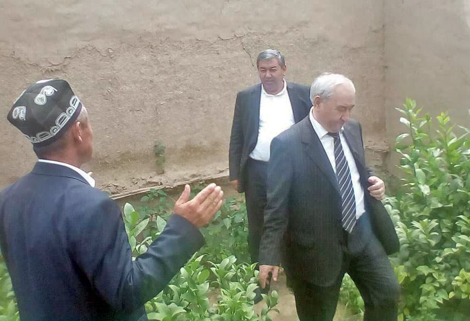 Kun fotosi: Prezident talabi amalda yoki davlat maslahatchisi va hokim aholi tomorqasida