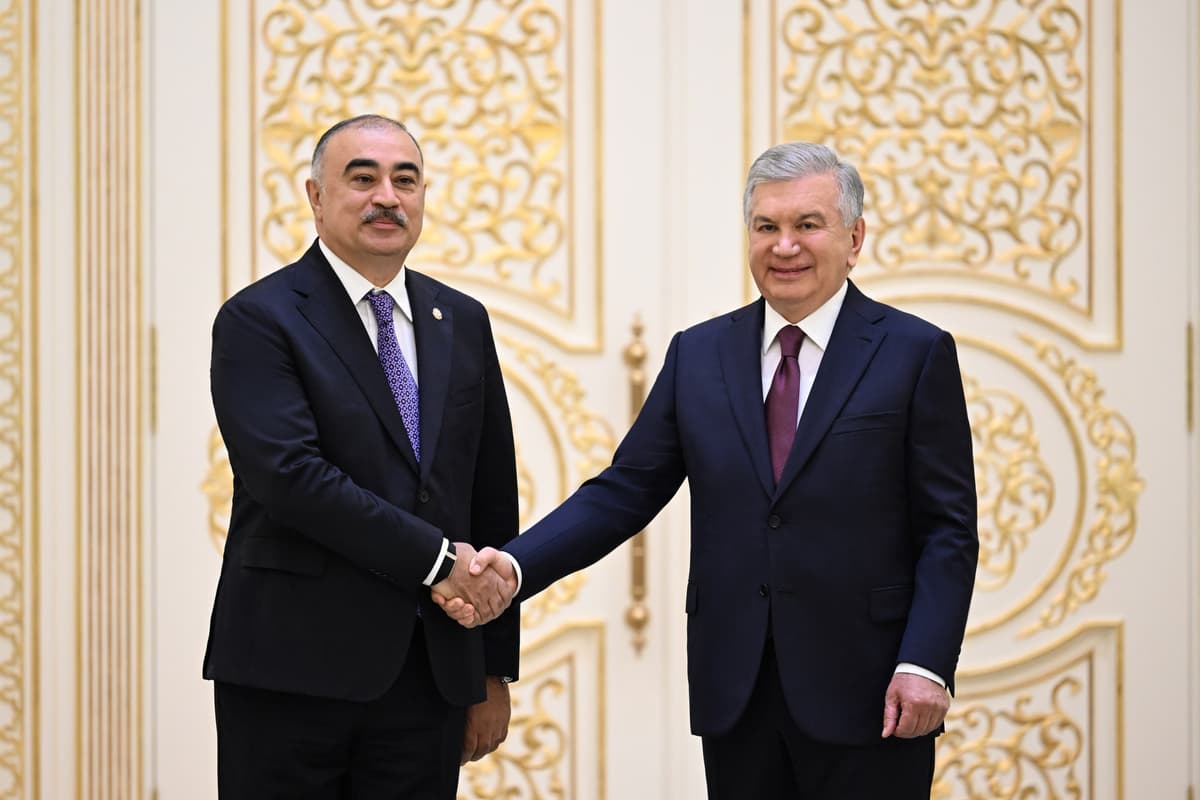 O‘zbekiston prezidenti 9 ta davlat elchilarini qabul qildi