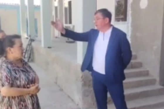 «Mahalla kanalida o‘zingizni ko‘rasiz» – Shahrisabz tumani hokimi «uybay» reyd o‘tkazdi