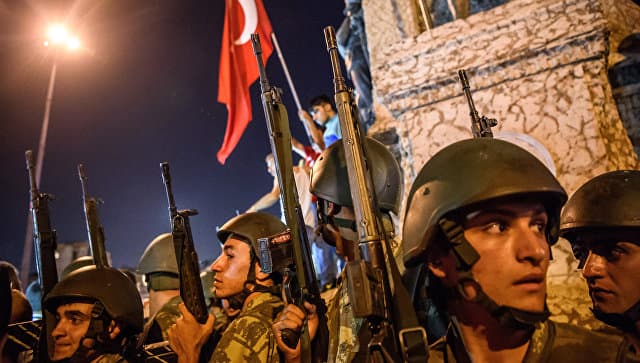 Turkiyada harbiy to‘ntaruv harakatidan keyin qo‘lga olingan 758 nafar harbiy ozod qilindi