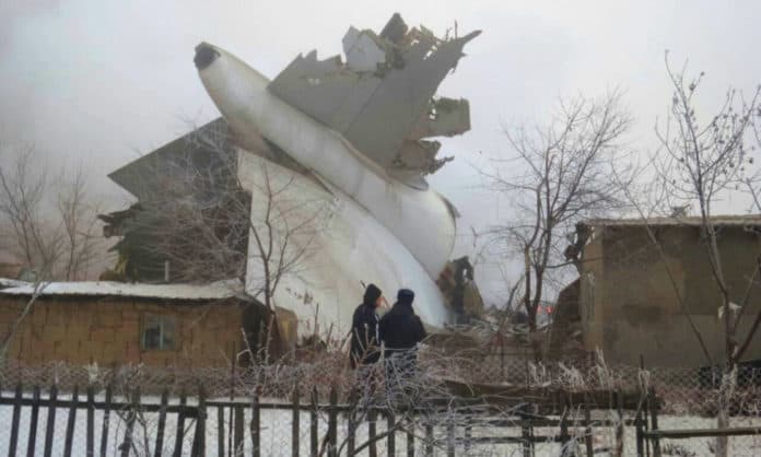 Bishkekda qulagan samolyotdagi yuk Qirg‘iziston prezidentiga tegishli bo‘lgani aytilmoqda 