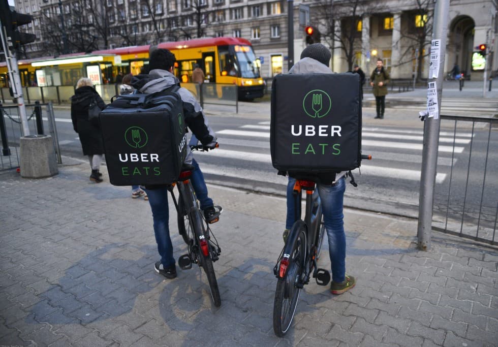 McDonald's UberEATS yordamida taom yetkazib beradi