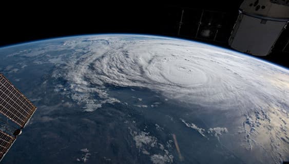 Meteorologlar Atlantikada yangi tropik dovul shakllanganini ma'lum qilishdi 