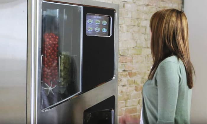 Mingdan ziyod salatni tayyorlay oluvchi Sally robotlari AQSh restoranlariga "ishga joylandi"
