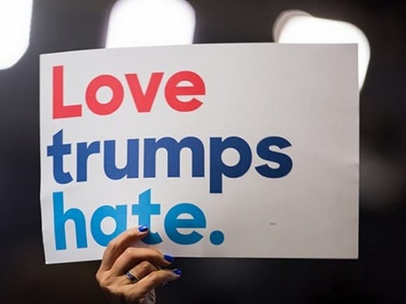 Trampga qarshi chiquvchilar Trump Tower oldida norozilik aksiyasi o‘tkazdilar