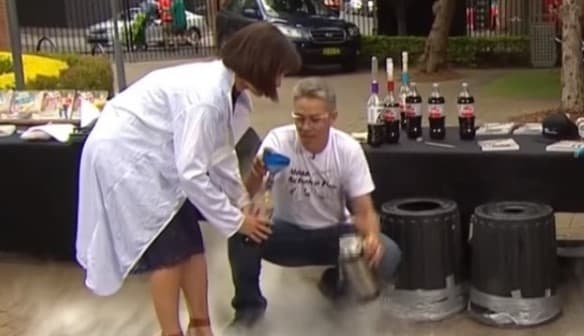 Avstraliyalik teleboshlovchi efir vaqtida halok bo‘lishiga bir baxya qoldi (video)