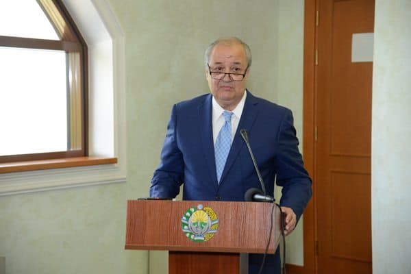Abdulaziz Komilov TIVdagi kamchiliklarni sanadi, 7 elchi sustkashlik uchun vazifasidan ozod etilgan