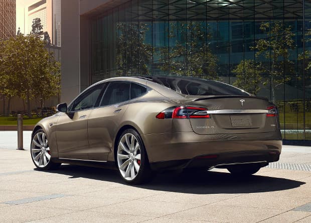 Tesla salondagi havo haroratini nazorat qiladi