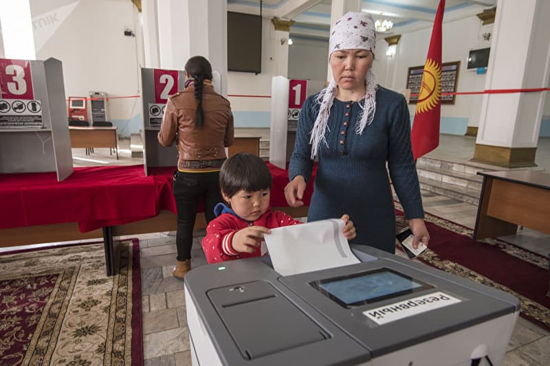 Қирғизистонда президентлик сайловларининг иккинчи босқичи ўтиши даргумонлиги айтилди  