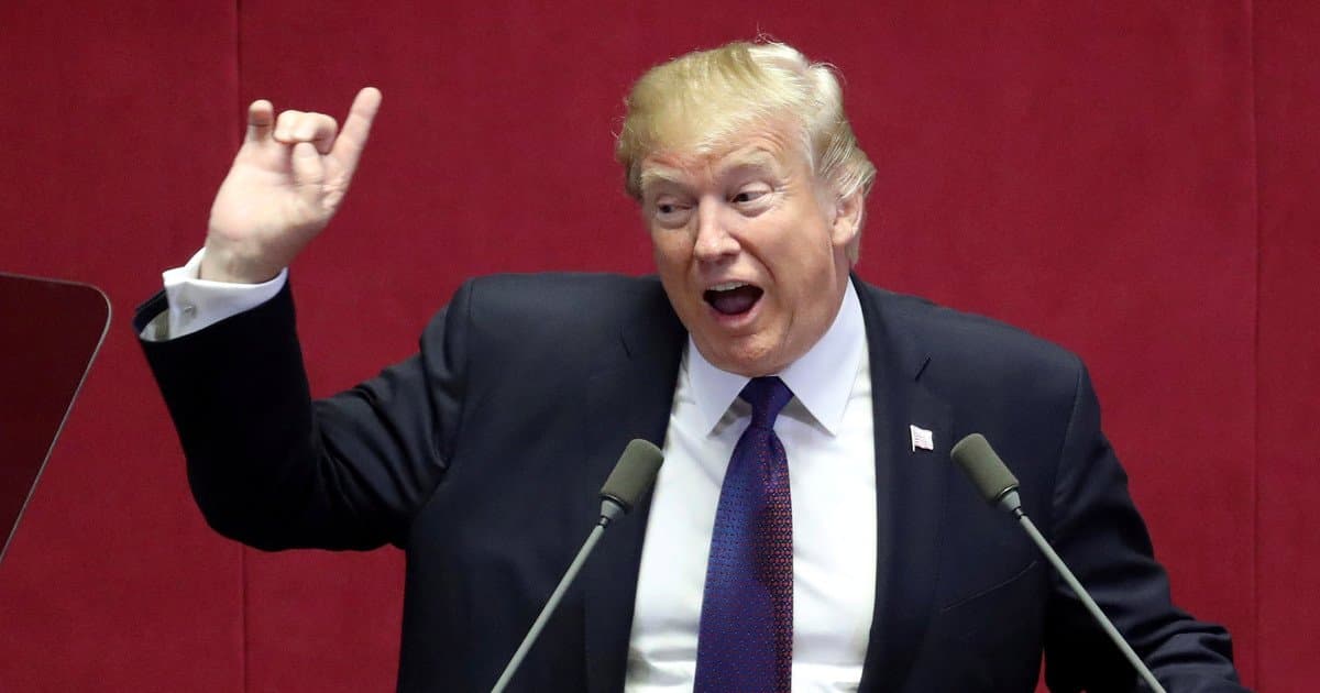 Donald Tramp KXDRni AQShning «sabrini sinamaslik»ka chaqirdi