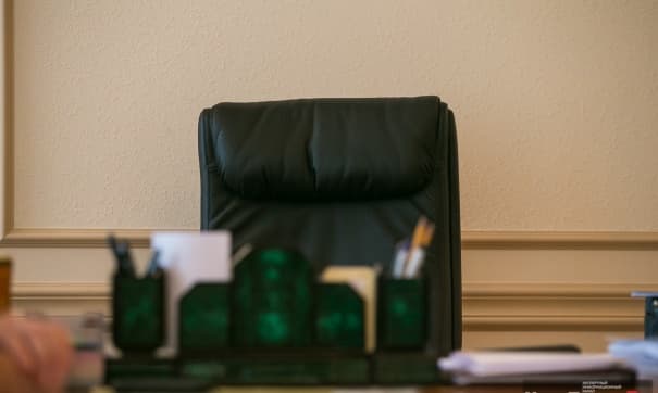 Paxta terimini tashkillashtira olmagani uchun iste'foga chiqarilgan hokim o‘rniga yangisi tayinlandi