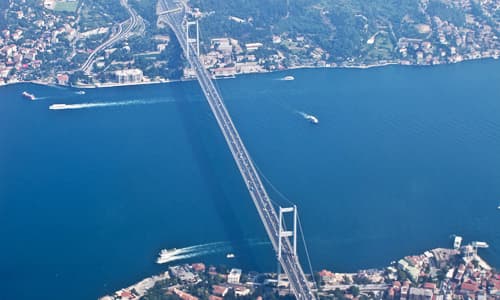 Reuters: Turkiya tankerlar o‘tishi uchun Bosforni yopib qo‘ydi