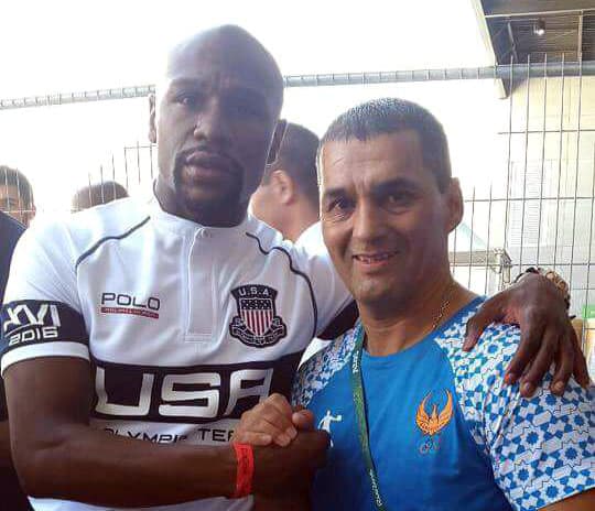 Yengilmas Floyd Meyveyzer Rahmatjon Ro‘zioxunovni jamoasiga taklif qildi