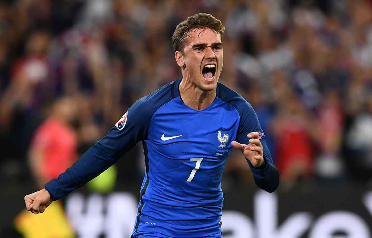 France Football Antuan Grizmanni Fransiyaning 2016 yildagi eng yaxshi futbolchisi deb topdi
