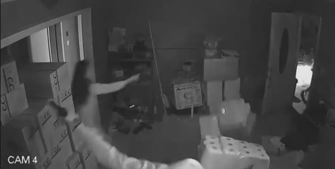 Video: Bir ayol 3 talonchiga qarshi