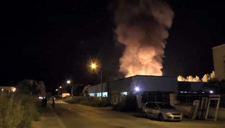 Parij olov qurshovida: bir kechaning o‘zida 12ta avtomobil yondirildi
