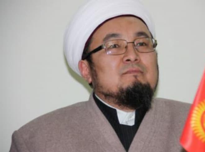 Qirg‘iziston sobiq muftiysi ikki xotinlikka chaqirgani uchun davlatdan chiqarilmadi