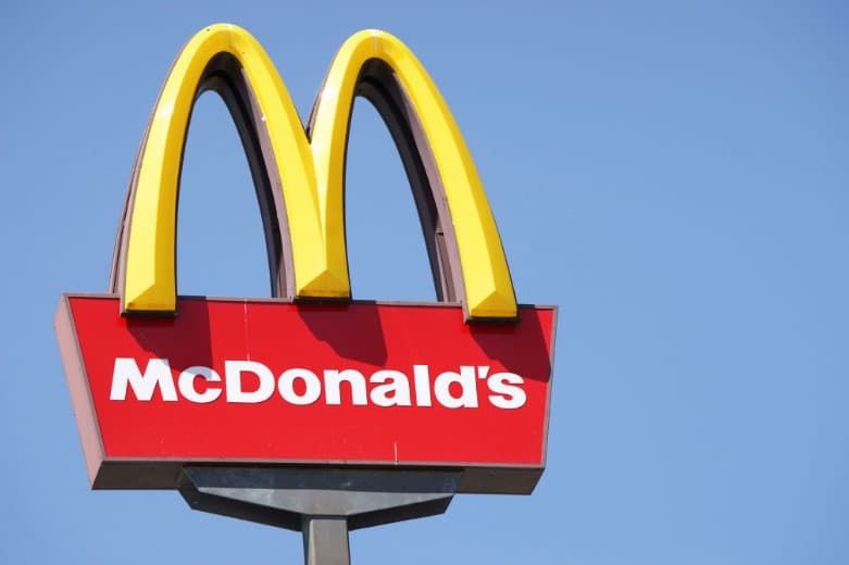 AQShdagi McDonald's burgerlaridan qurt chiqdi