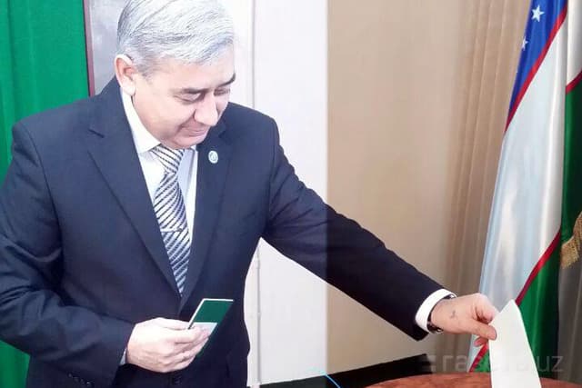 Foto: Xatamjon Ketmonov Prezident saylovida ovoz berdi