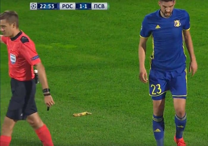 «Rostov» va PSV bahsi vaqtida maydonga banan tashlandi