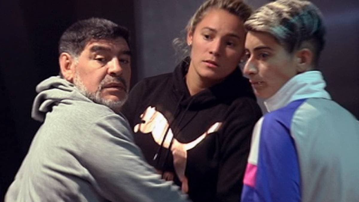 «Napoli» bilan Madridga kelgan Maradonani politsiya qo‘lga oldi