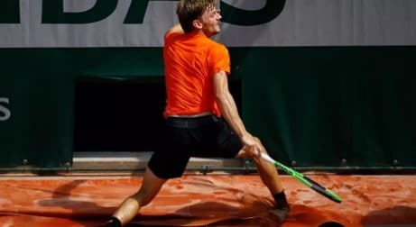 Belgiyalik tennischi "Rolan Garros"da dahshatli jarohat oldi
