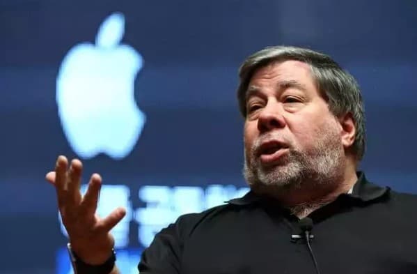 Apple hammuassisi kelajakni qanday ko‘rishi borasidagi fikrlarini bayon qildi