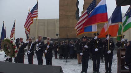 Video: Amerikaliklar Rossiya madhiyasini ijro etib, Tu-154 fojiasi qurbonlari xotirasini yod etishdi