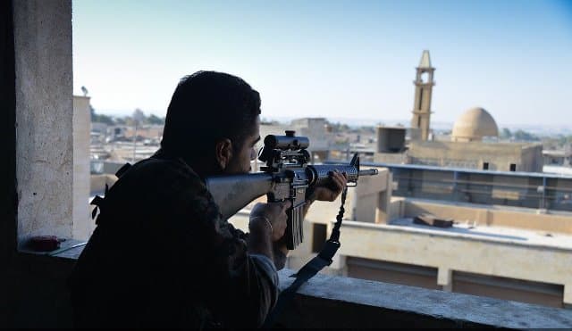 OAV: arab-kurd bo‘linmalari Raqqaning 60 foizini nazorat qilmoqda