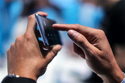Samsung Siri'ning "qotil"ini namoyish etdi