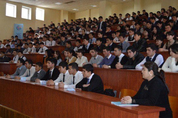 TIMI talabalari va deputatlar “Yoshlarga oid davlat siyosati to‘g‘risida”gi qonunga bag‘ishlangan davra suhbati o‘tkazishdi