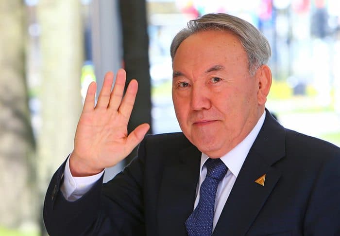 Нурсултон Назарбоев Қирғизистоннинг янги президентини табриклади