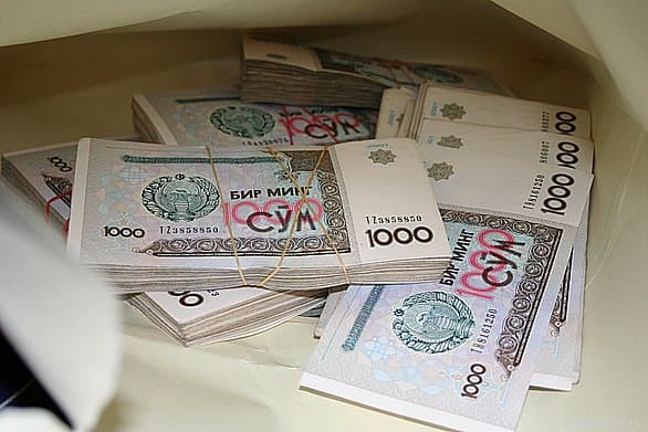 Odamlarning puliga xiyonat qilgan elektr tarmoqlari hudud nazoratchisi sud oldida javob berdi