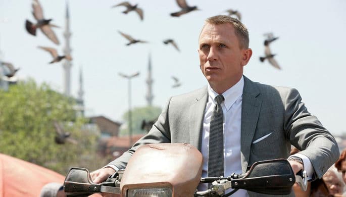 Apple va Amazon Jyeyms Bond haqidagi yangi film uchun kurashmoqda