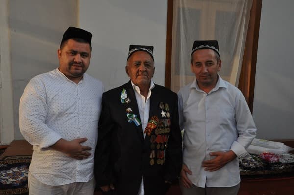 Shayxontohur tumani Bosh imom-xatibi Namangan va Andijon faxriylarini yo‘qladi