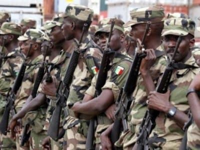 Senegal armiyasi Gambiya bilan chegaralarga safarbar etildi