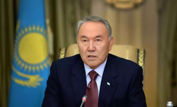 Nazarboyev hukumatdagi vakolatlarni qayta taqsimlamoqchi