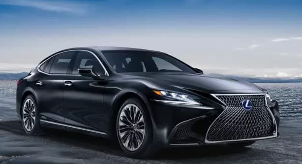 Lexus sedanlarning kuni bitganini bashorat qildi