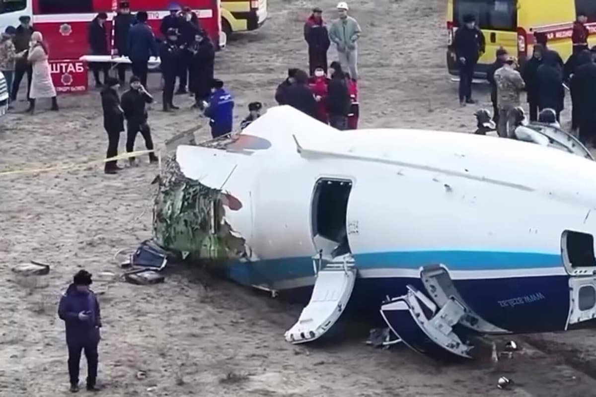 В AZAL назвали предварительную причину крушения самолета, летевшего в Грозный