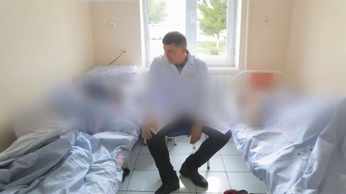 Samarqandda uyda tayyorlangan konserva mahsulotlaridan yegan bir oilaning 4 a’zosi zaharlandi