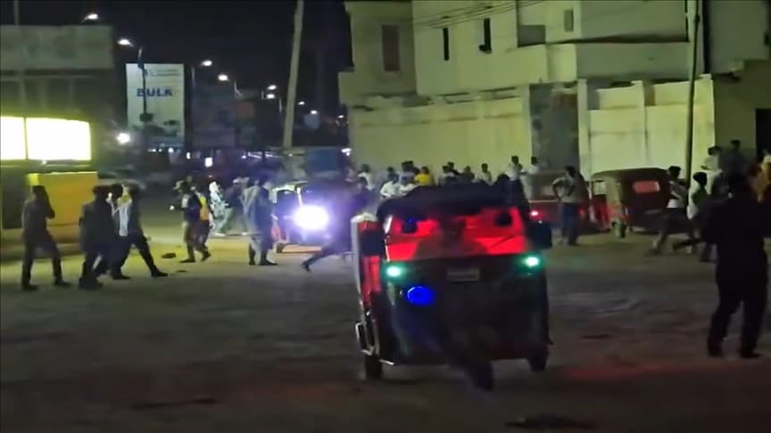 Somali poytaxtidagi teraktda 32 kishi halok bo‘ldi, o‘nlab odamlar jarohatlandi