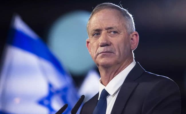 Isroilda vazir Beni Gans Netanyahu kabinetini tark etyapti