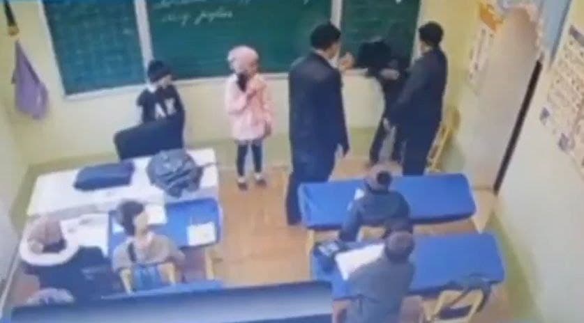 Қашқадарёда ўқитувчи 3-синф ўқувчисини калтаклади