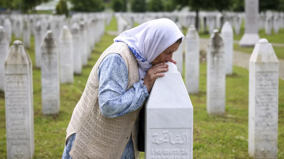 BMT Srebrenitsadagi 1995 yilgi qirg‘inni genotsid deb tan oldi