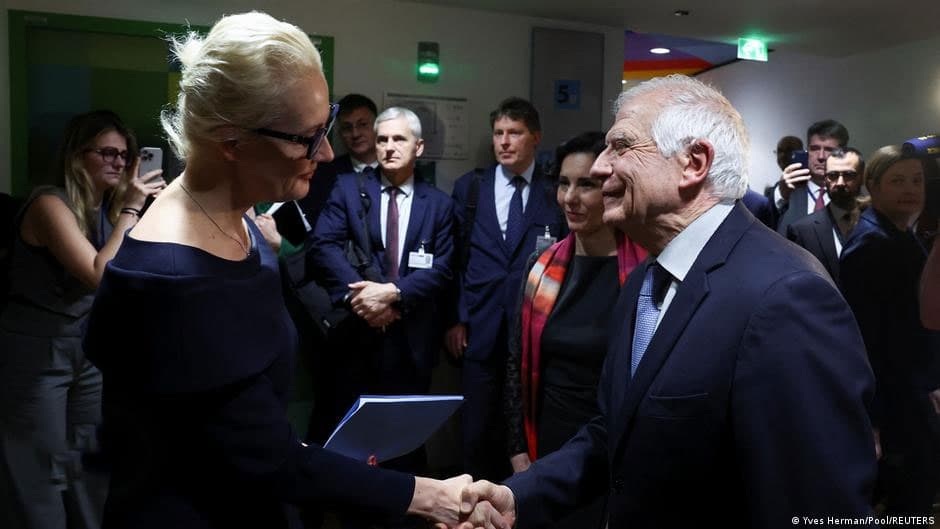 «Rossiya muxolifatining yuzi»: YeI rahbarlari Navalnayani qanday qabul qildi?