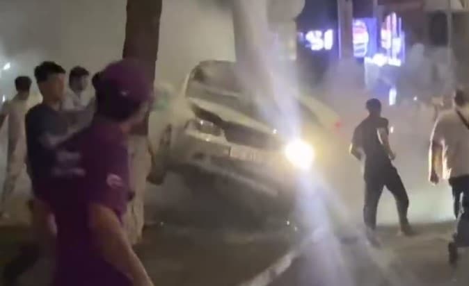 Toshkentda Lacetti’ning beton ustunga urilishi oqibatida 2 kishi halok bo‘ldi