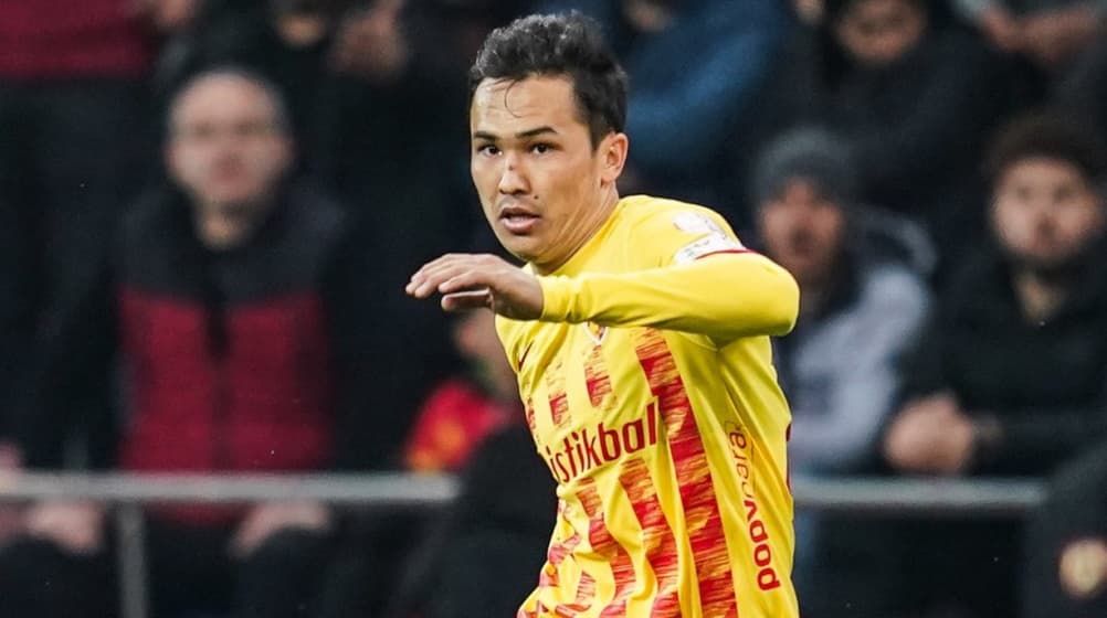 Turkiyada bortida futbolchi Otabek Shukurov bo‘lgan samolyotni yashin urdi
