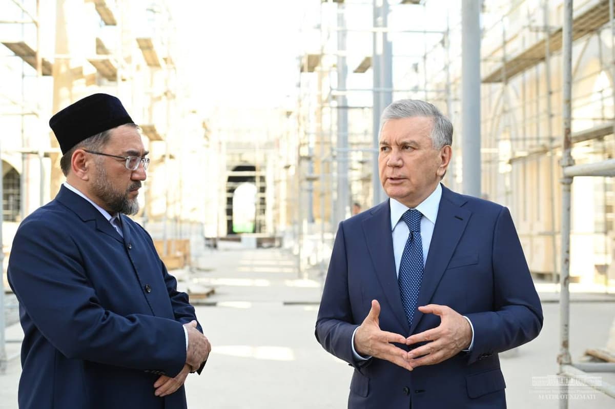 Shavkat Mirziyoyev Imom Buxoriy majmuasini ziyorat qilib, qurilish ishlari bilan tanishdi