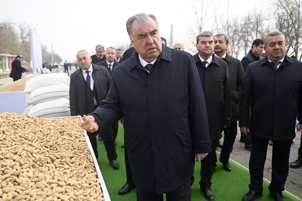 Tojikiston prezidenti aholini ikki yillik oziq-ovqat zaxirasini to‘plashga chaqirdi